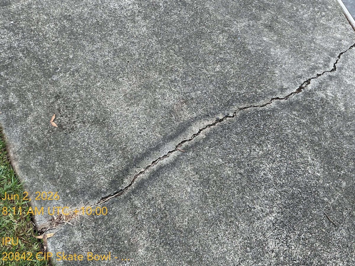 Actual Appendix D close photo showing cracking in concrete.